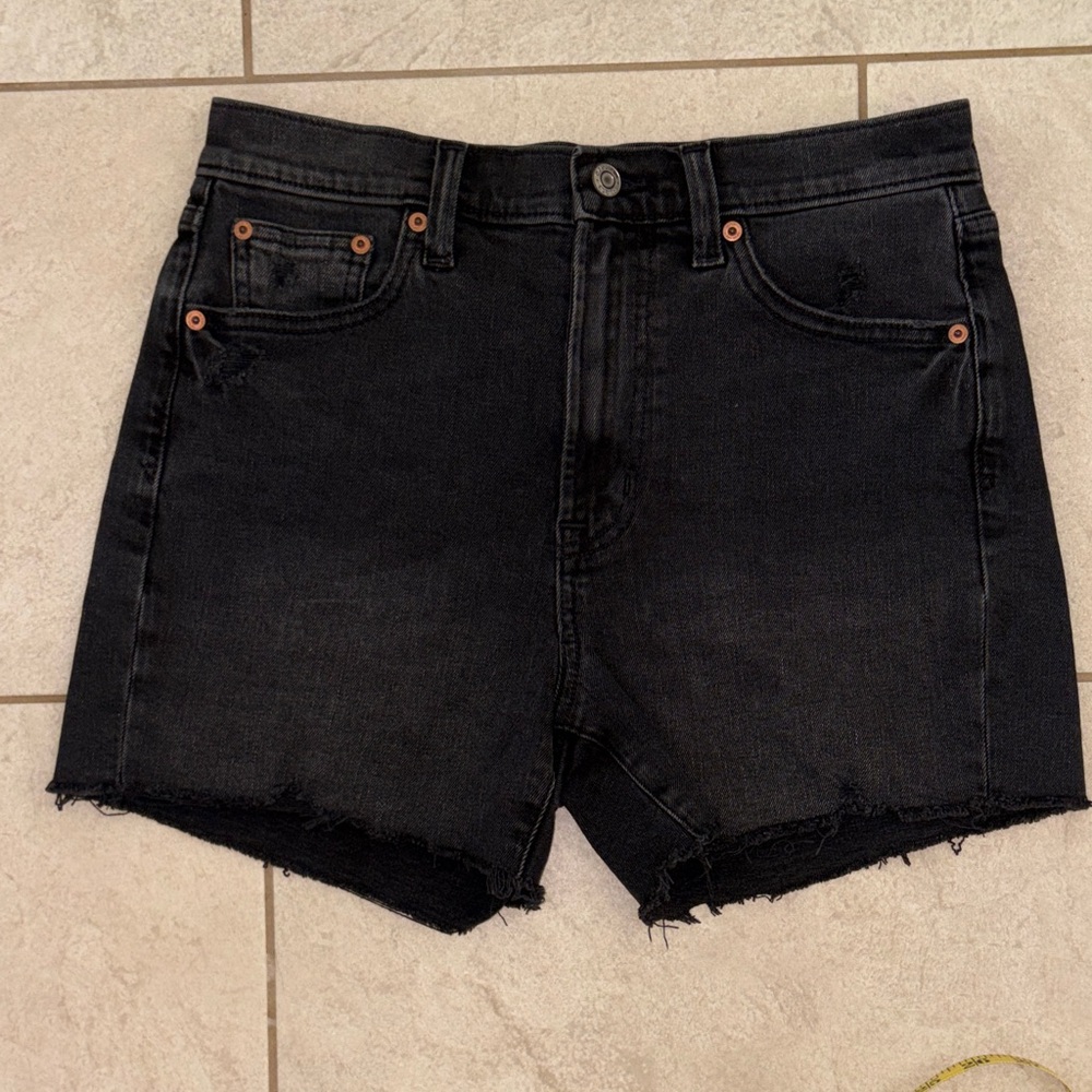 GAP Women’s Black 4” Jean Short High Rise